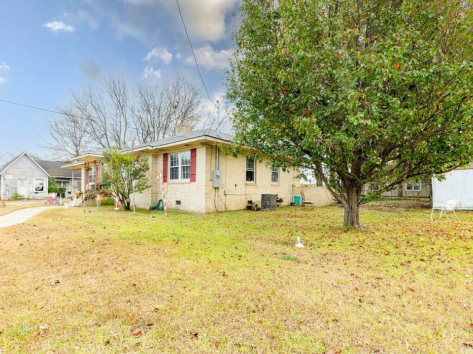 225 Clay St, Arkadelphia, AR 71923 Zillow