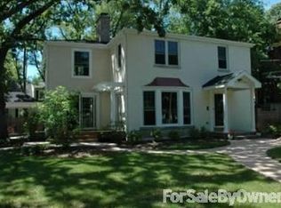 656 N Main St, Glen Ellyn, IL