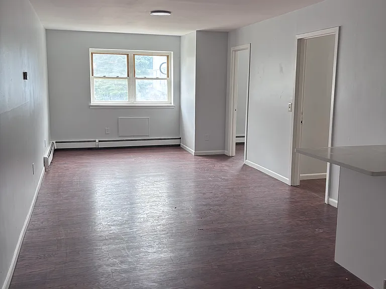 80 Taft Ave #3 — Photo 4