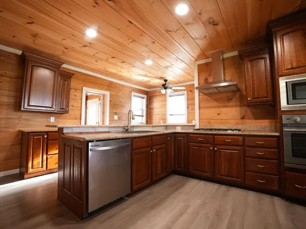 101 Christian Ln, Hazel, KY 42049