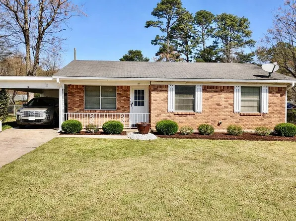 17 Wisteria Dr, Texarkana, TX 75503