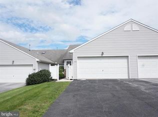 1030 Wooded Pond Dr, Harrisburg, PA 17111