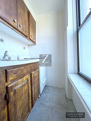 Rented by ZealEstate Group Inc | media 21