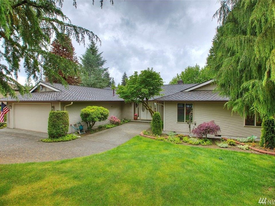 Perfect size Rambler - 2240 Sq Ft. with 3 bedrooms 2.5 bath!