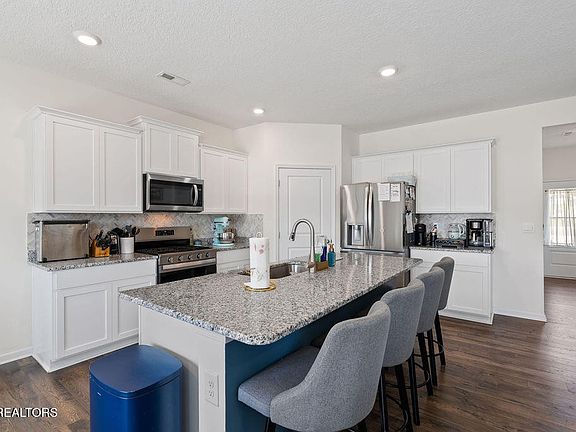4th image of 1170 Elery Dr