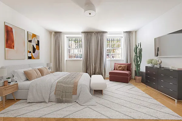 Rented by Sotheby's International Realty | media 10