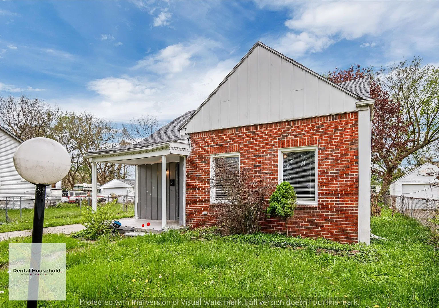 Move Into Comfort! Renovated 3BR Home Section 8 Welcome! — Photo 4