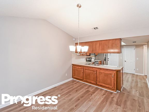 5th image of 7813 Fawn Brook Cir W