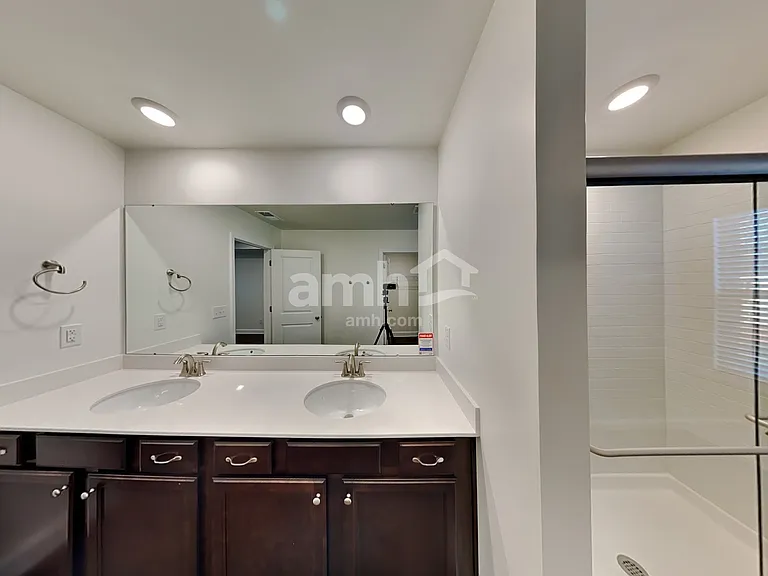 618 Rivermist Dr — Photo 15