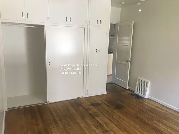 4th image of 50 Harkness Ave
