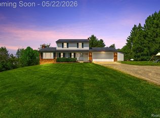 380 Lockwood Rd, Ortonville, MI 48462