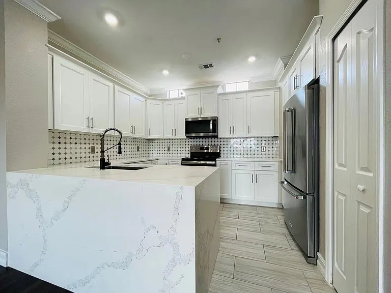 6117 Metrowest Blvd — Photo 5