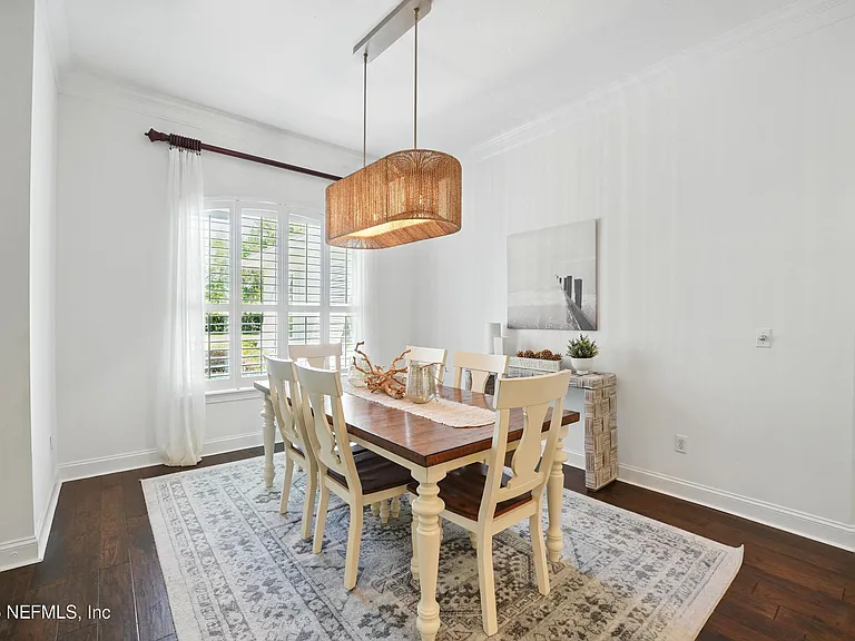 150A N Roscoe Blvd — Photo 12