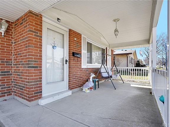 5th image of 2724 Mohican Ave