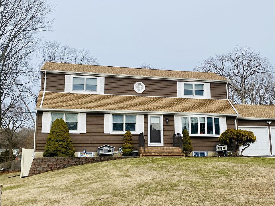 1st image of 23 Grossman St