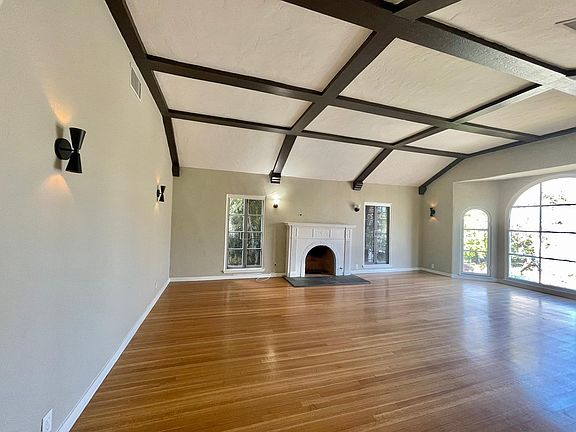 3rd image of 339 N Mansfield Ave #339
