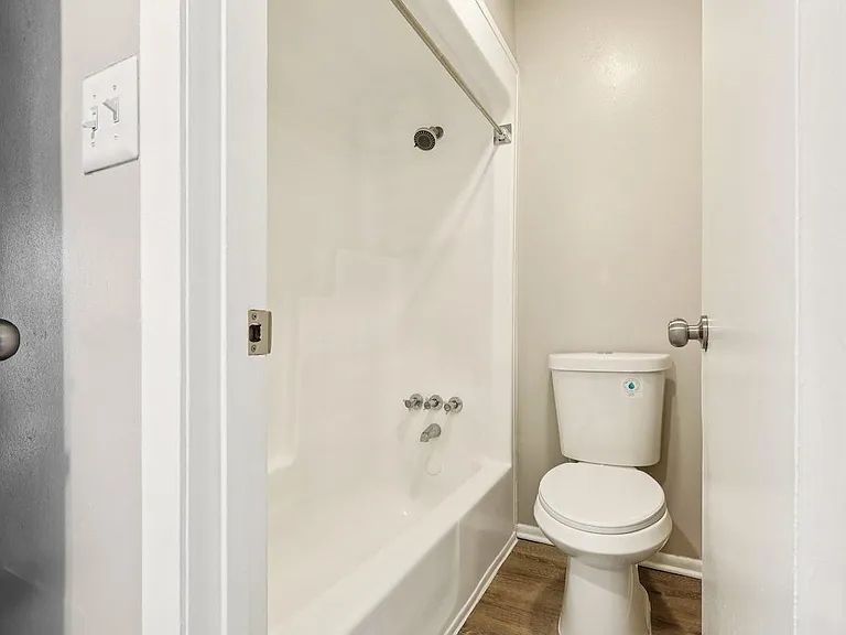 12th & Beach Apartments — Photo 50