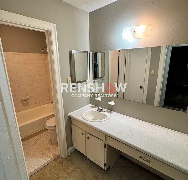 3228 S Mendenhall Rd #2B — Photo 9