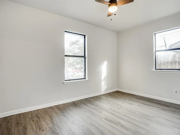 2212 Rifle Bend Dr — Photo 6