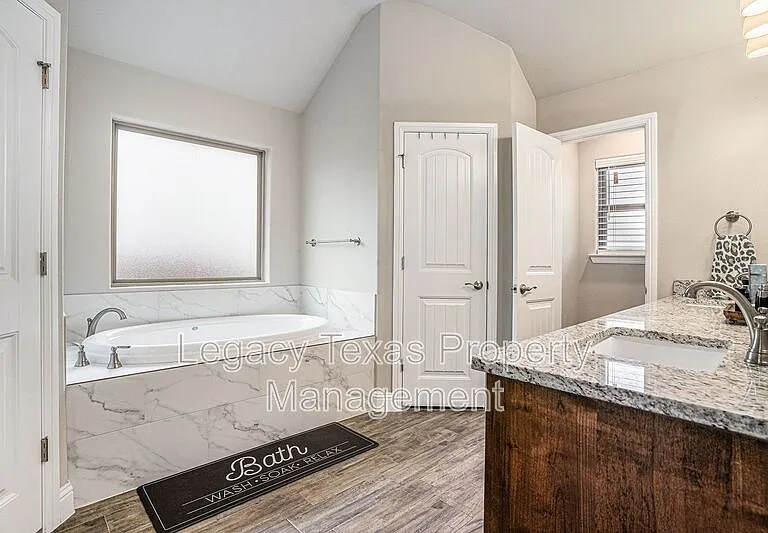 226 Harp Ave — Photo 10