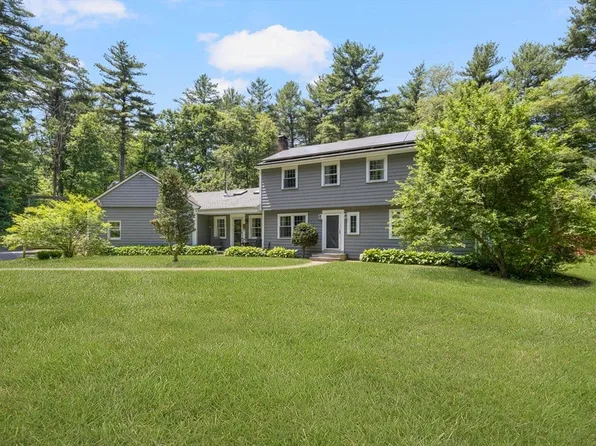 218 Mechanic St, Upton, MA 01568
