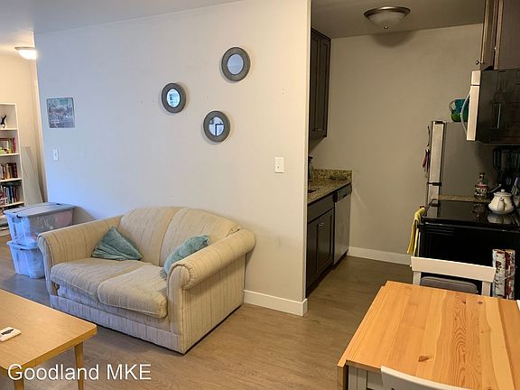 4th image of 2019 N Farwell Ave APT 113