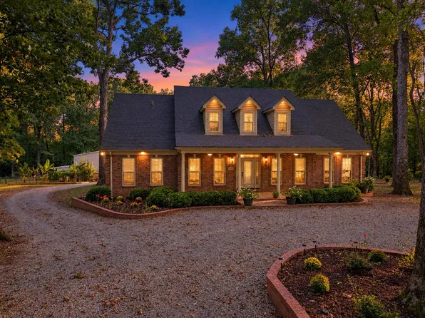 433 Perry Ln, Millington, TN 38053