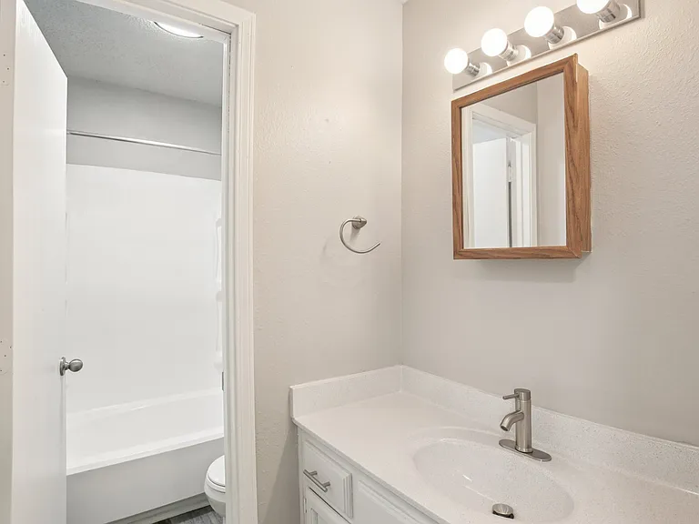 Grand Vue Townhomes — Photo 7
