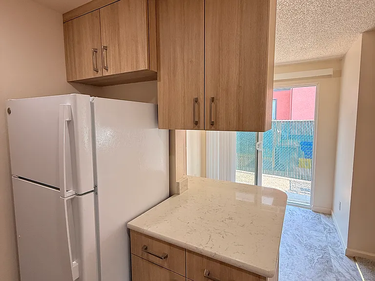Kitchen, other view.