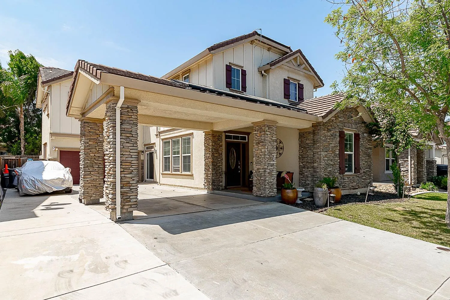 2230 Gibralter Ln photo 1