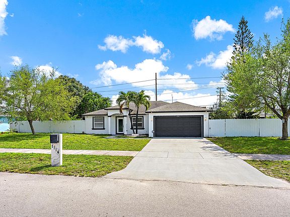 2nd image of 1114 Cochran Drive