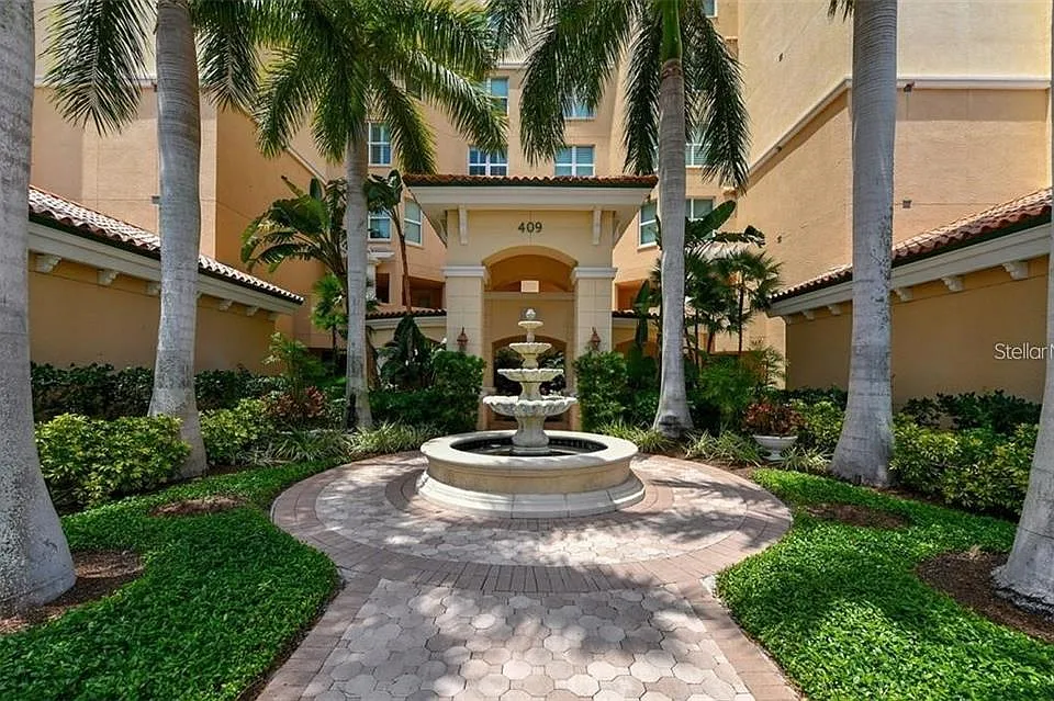 409 N Point Rd #802