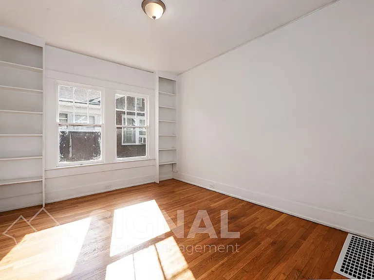 1526 42nd St — Photo 15