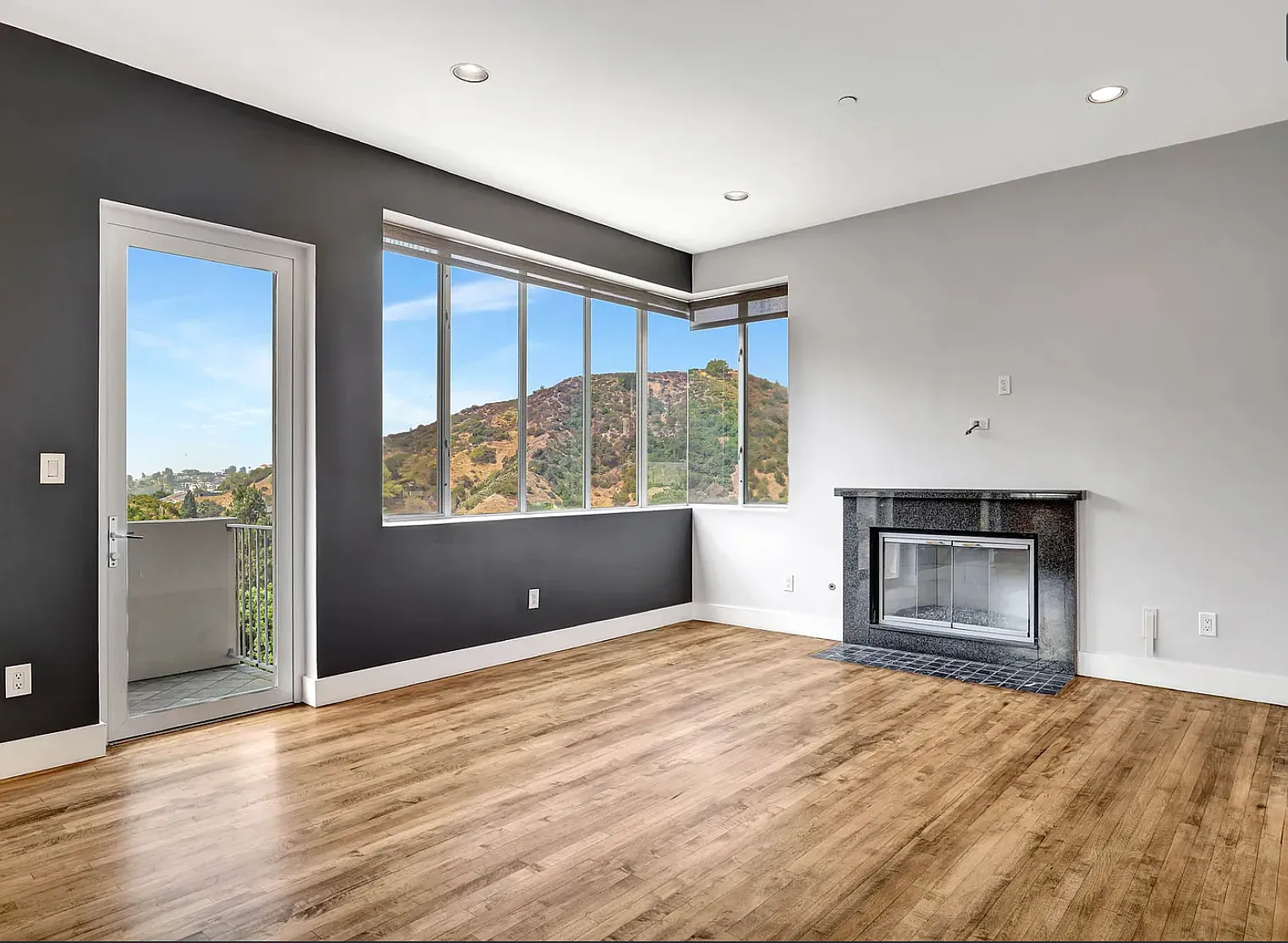 3 bed, 3.5 bath, 2914 sqft, $8,450 — Photo 3