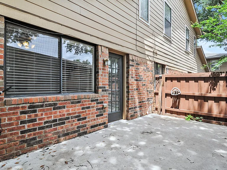 5720 Cedar Creek Dr — Photo 26