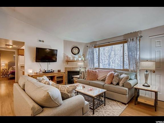 4th image of 989 E Creek Hill Ln #31