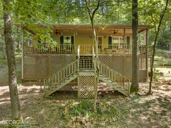 211 Santa Pera Dr, Cleveland, GA 30528