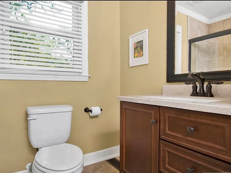 1021 Belmont Ave — Photo 14