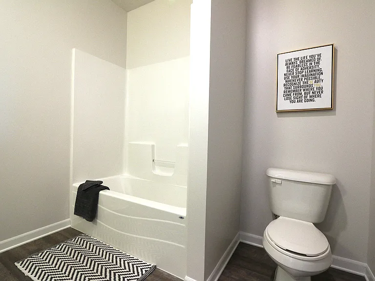 Nichol Flats — Photo 12