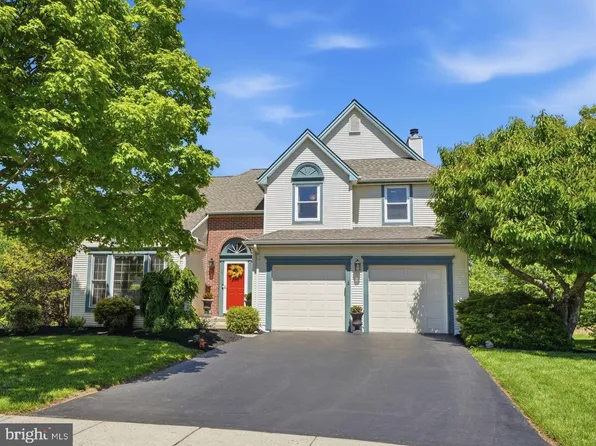 17 Hillhaven Ct, Newtown, PA 18940
