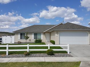 225 E Francolin Ave, Hermiston, OR 97838