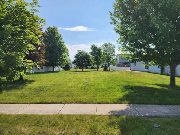 1439 Trail Side Dr, Beecher, IL 60401