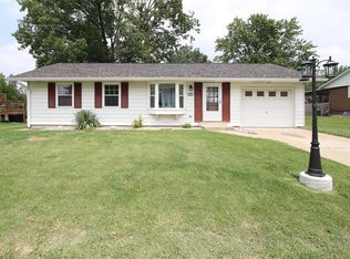 1204 Sir Lancelot Ln, Godfrey, IL 62035