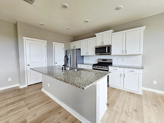 4th image of 10116 Castor Dr