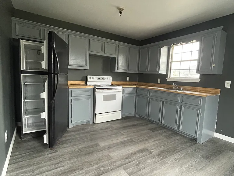 807 W Garfield Ave — Photo 2