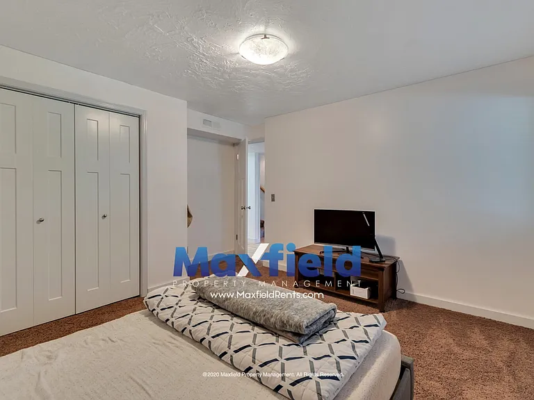 11670 S Hidden Valley Blvd — Photo 10