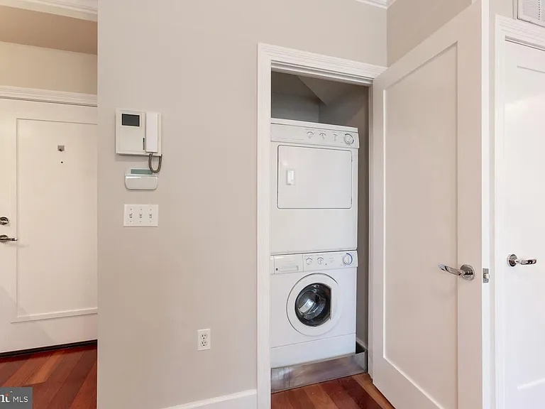 1121 24th St NW #307 — Photo 15