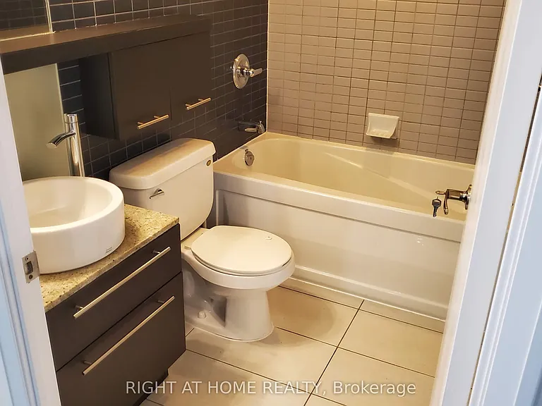 25 Carlton St #2806 — Photo 17