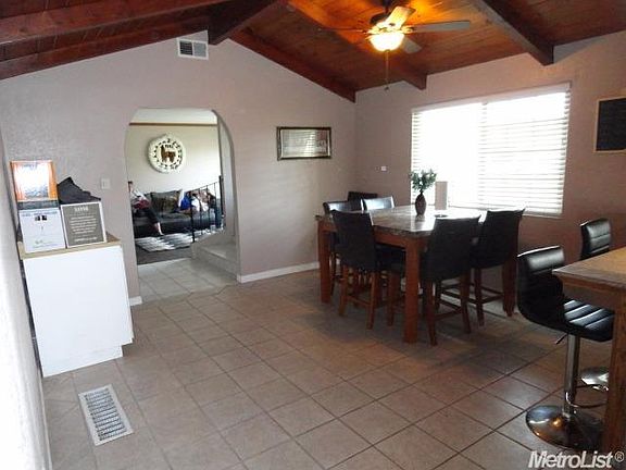 4th image of 444 Allenwood Ct