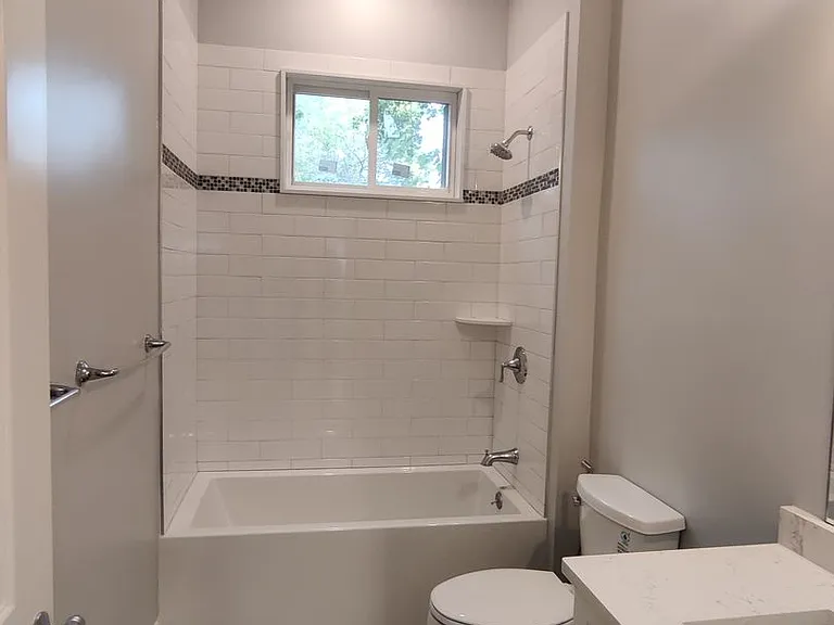135 Franklin St #1 — Photo 13